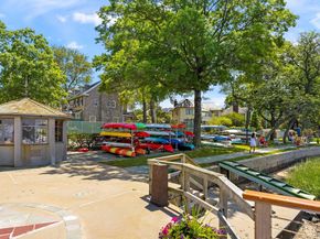 42-30 Douglaston Parkway 5N, Douglaston NY 11363