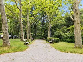 42-30 Douglaston Parkway 5N, Douglaston NY 11363