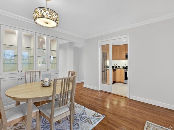 42-30 Douglaston Parkway 5N, Douglaston NY 11363