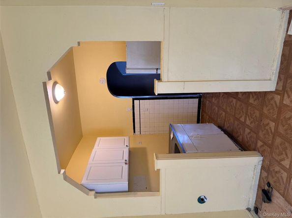 2922 Barnes Ave 3A, Bronx NY 10467