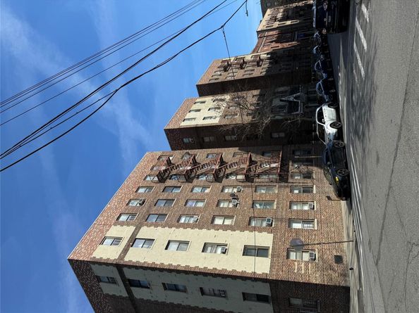 2922 Barnes Ave 3A, Bronx NY 10467