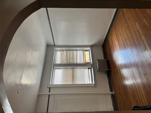 2922 Barnes Ave 3A, Bronx NY 10467