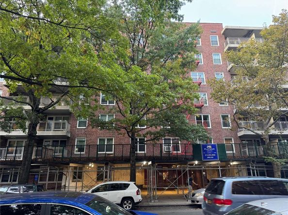 142-05 Roosevelt Avenue 328, Flushing NY 11354