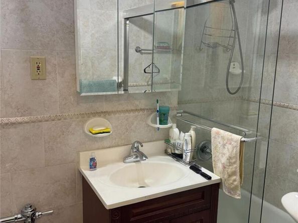 142-05 Roosevelt Avenue 328, Flushing NY 11354
