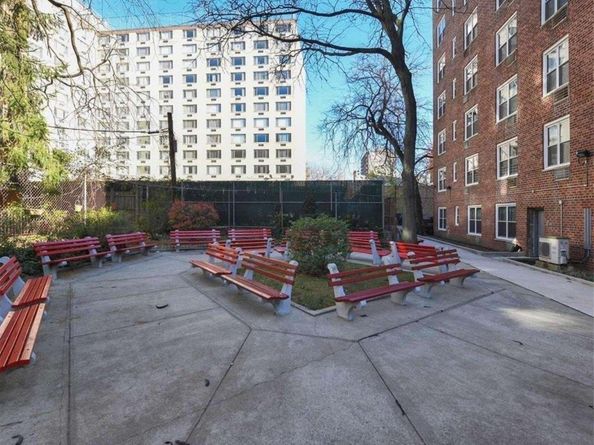142-05 Roosevelt Avenue 328, Flushing NY 11354