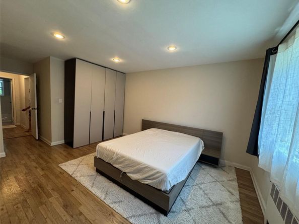 7827 Cloverdale Boulevard A, Oakland Gardens NY 11364