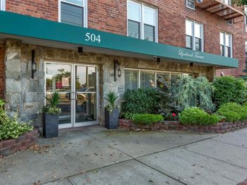 504 Merrick Road
