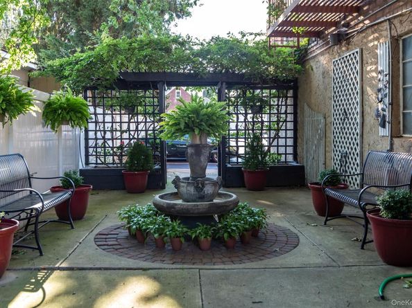 504 Merrick Road 2k, Lynbrook NY 11563