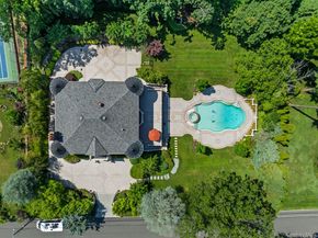 28 Whitney Circle, Glen Cove NY 11542