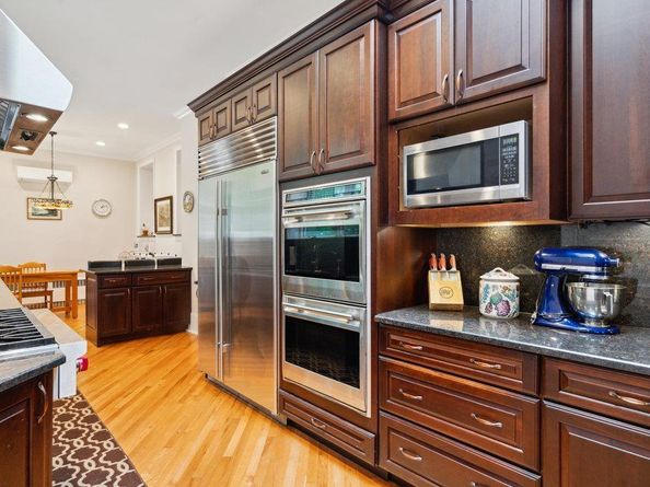 5 Cedar Lane, Glen Cove NY 11542
