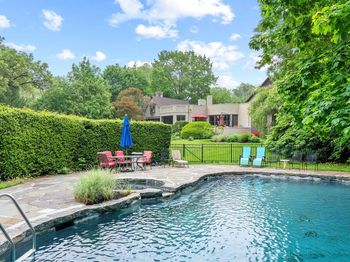 5 Cedar Lane