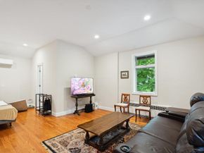 5 Cedar Lane, Glen Cove NY 11542