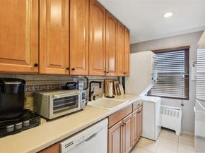 1213 East Broadway B25, Hewlett NY 11557