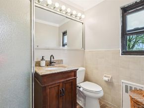 1213 East Broadway B25, Hewlett NY 11557