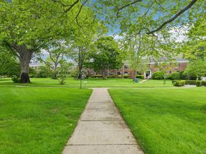 1213 East Broadway B25, Hewlett NY 11557