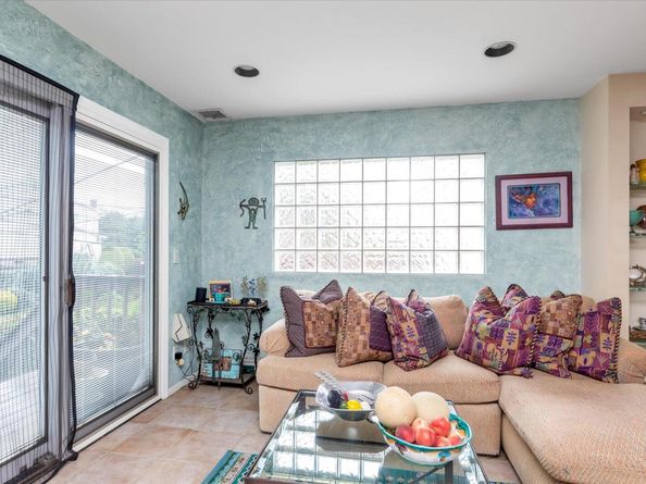 1055 Cedarhurst Street, North Woodmere NY 11581