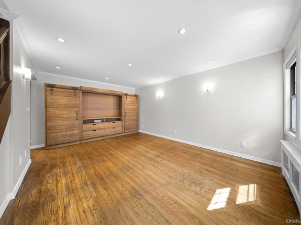 40-40 203rd Street 12B, Bayside NY 11361