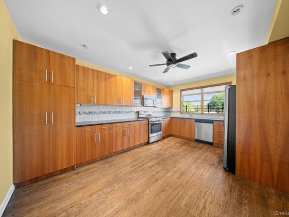 40-40 203rd Street 12B, Bayside NY 11361