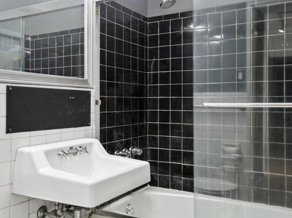 135 Ocean Parkway 17H, Brooklyn NY 11218
