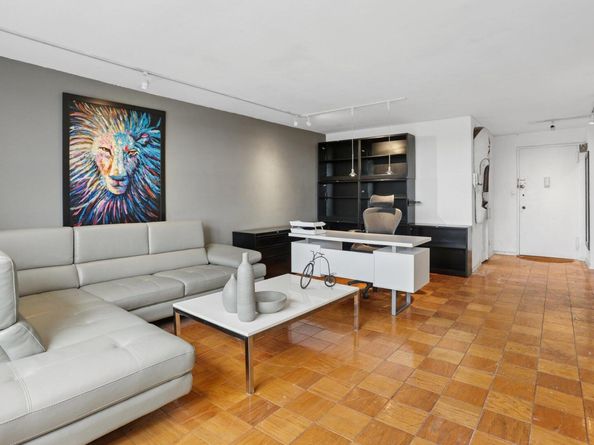 135 Ocean Parkway 17H, Brooklyn NY 11218