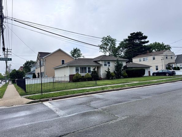 36 Monroe Place, Hempstead NY 11550