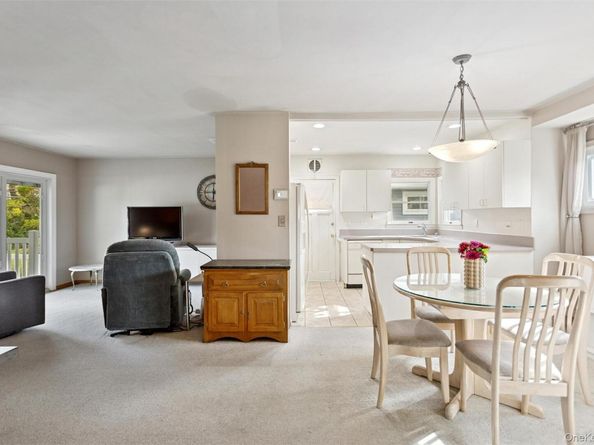 437 Cedar Lane, East Meadow NY 11554