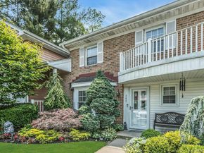 147 The Knoll, Syosset NY 11791