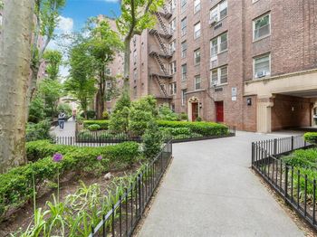 48-25 43rd Street