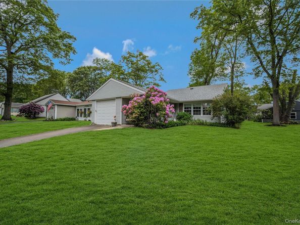 151 Laurance Lane, Ridge NY 11961