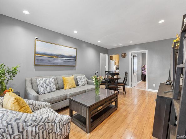 252-23 63 Avenue 1081, Little Neck NY 11362