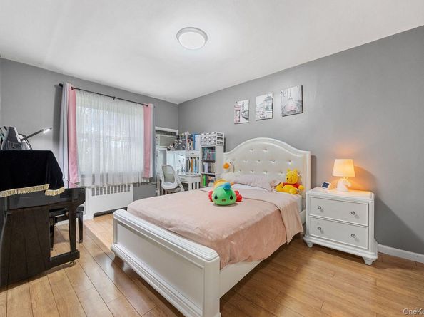 252-23 63 Avenue 1081, Little Neck NY 11362