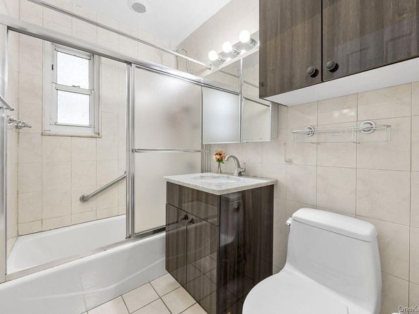 252-23 63 Avenue 1081, Little Neck NY 11362