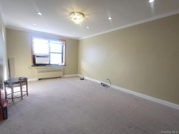 32-45 90 Street 607, East Elmhurst NY 11369