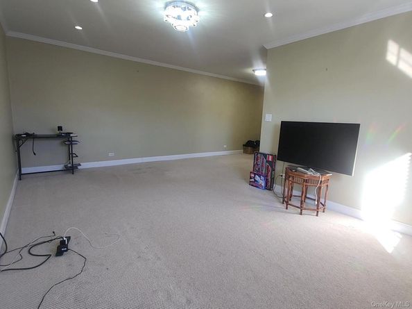 32-45 90 Street 607, East Elmhurst NY 11369