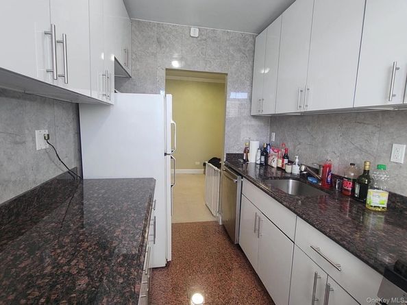 32-45 90 Street 607, East Elmhurst NY 11369