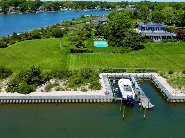 150 Senix Avenue, Center Moriches NY 11934