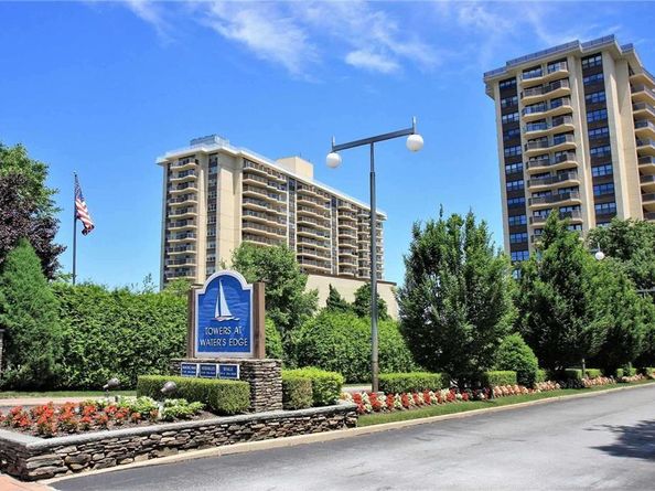 18-05 215 Street 7 H, Bayside NY 11360
