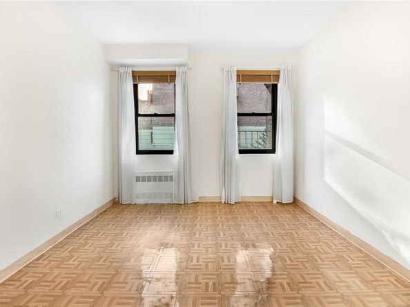 4489 Broadway 2E, New York (Manhattan) NY 10040