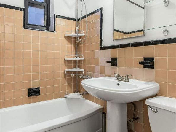 4489 Broadway 2E, New York (Manhattan) NY 10040