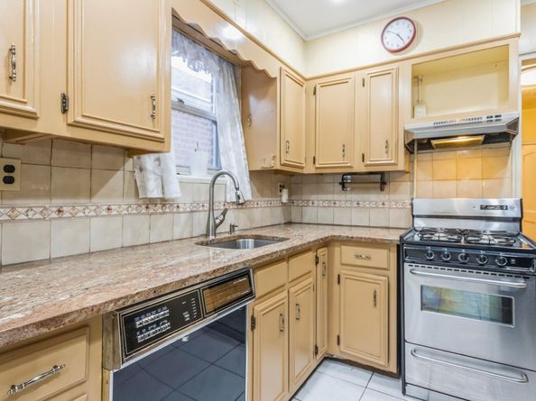 4121 Grace Avenue, Bronx NY 10466