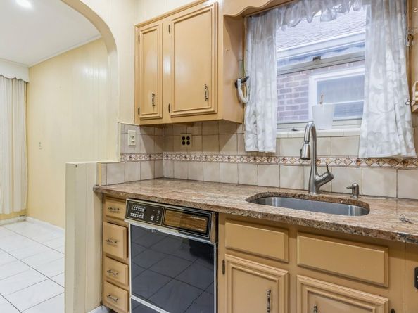 4121 Grace Avenue, Bronx NY 10466