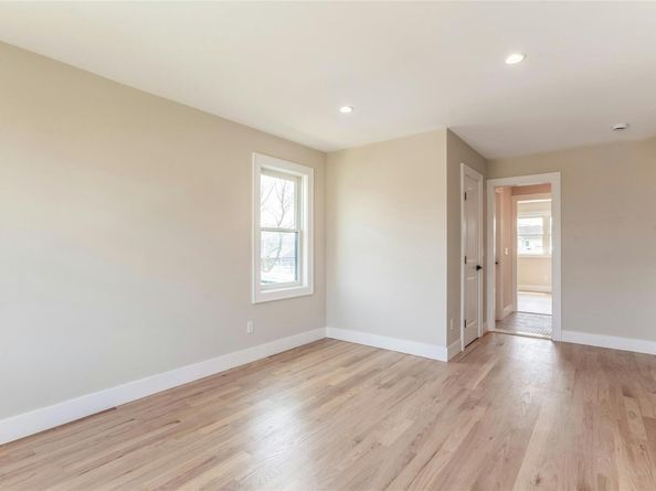 29 Vera Avenue, Plainview NY 11803