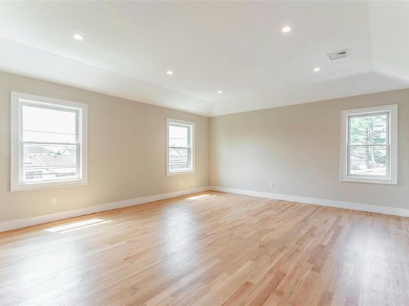 29 Vera Avenue, Plainview NY 11803