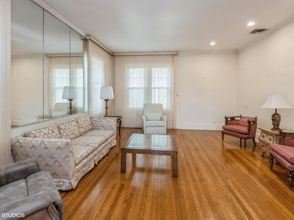 130 Hards Lane, Lawrence NY 11559