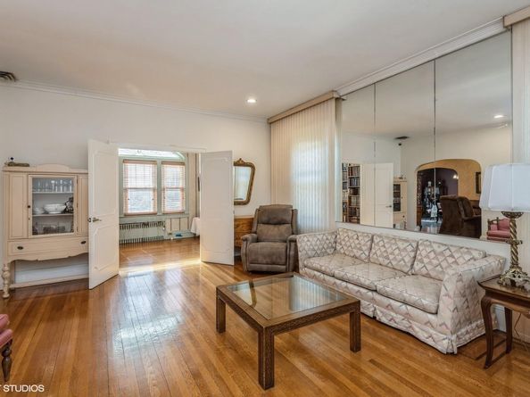 130 Hards Lane, Lawrence NY 11559