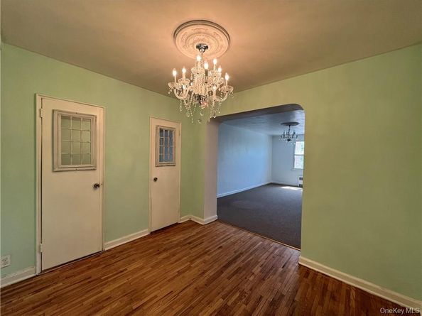 142 Garth Road 1 P, Scarsdale NY 10583