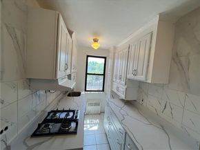 142 Garth Road 1 P, Scarsdale NY 10583