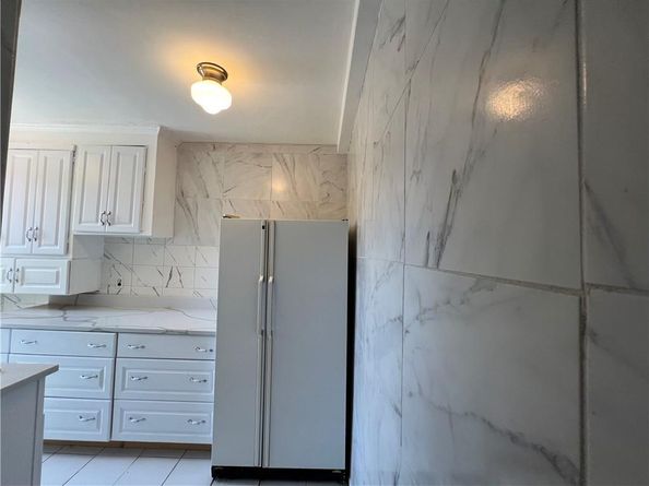 142 Garth Road 1 P, Scarsdale NY 10583