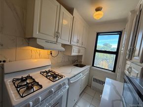 142 Garth Road 1 P, Scarsdale NY 10583