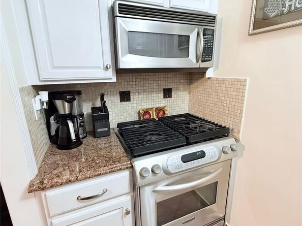 1213 E Broadway B12, Hewlett NY 11557